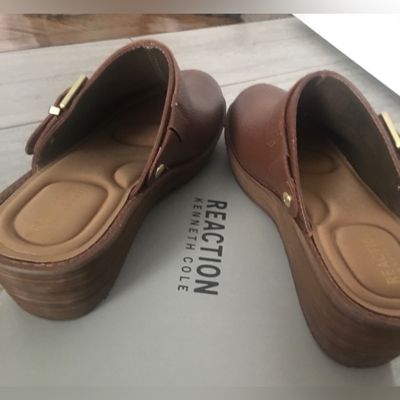 Kenneth Cole Reaction “Prime 2-Way” synthetic leather clogs (color: Tobacco) - Picture 6 of 8